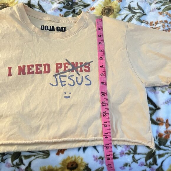 Doja Cat I Need Jesus Scarlet Tour T-shirt Womens M Cropped Graphic Crewneck - Picture 4 of 5